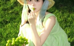 女生衣服越碰越少的手游